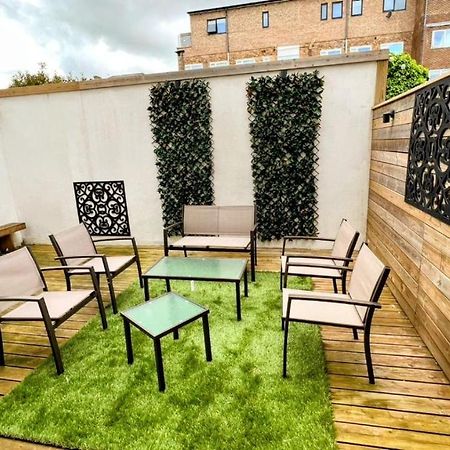 Surbiton Luxury Garden House 19 Villa ภายนอก รูปภาพ