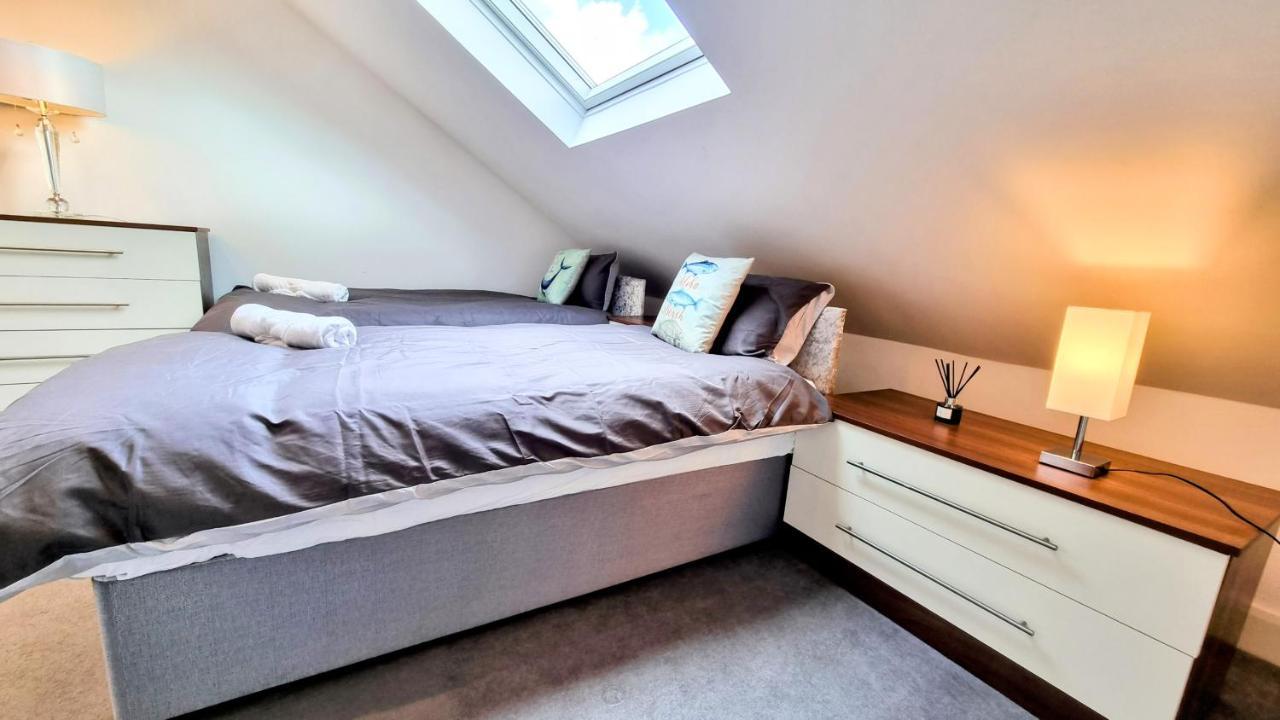 Surbiton Luxury Garden House 19 Villa ภายนอก รูปภาพ
