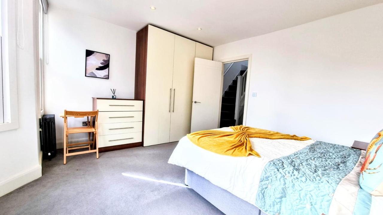 Surbiton Luxury Garden House 19 Villa ภายนอก รูปภาพ