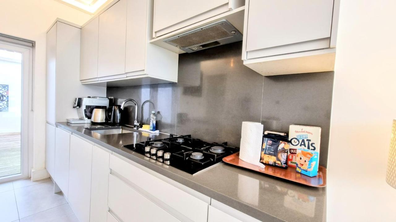 Surbiton Luxury Garden House 19 Villa ภายนอก รูปภาพ