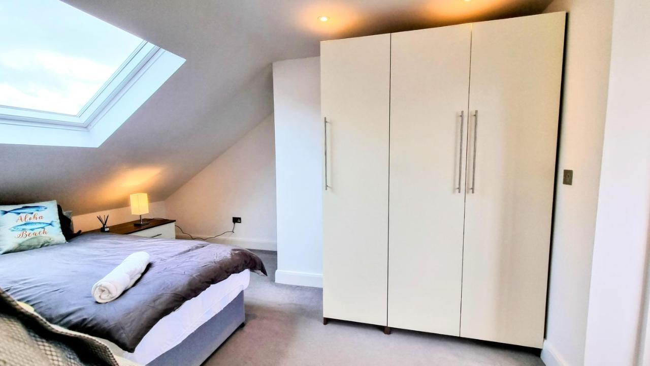 Surbiton Luxury Garden House 19 Villa ภายนอก รูปภาพ