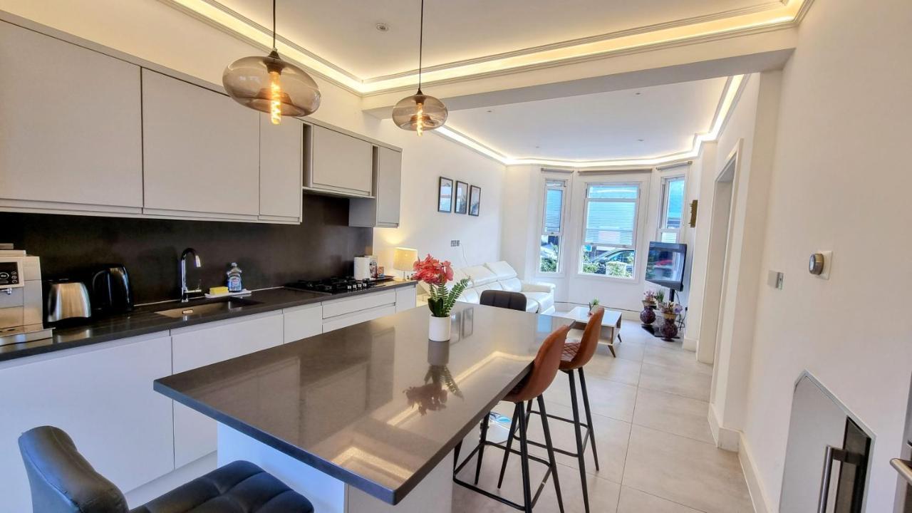 Surbiton Luxury Garden House 19 Villa ภายนอก รูปภาพ